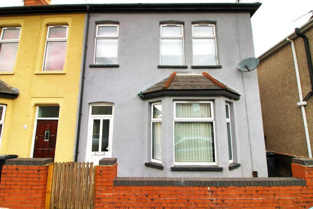 Villa Holiday House For 7 Guests, Free Wi-Fi & Self Check-In Explore Newport Exterior foto