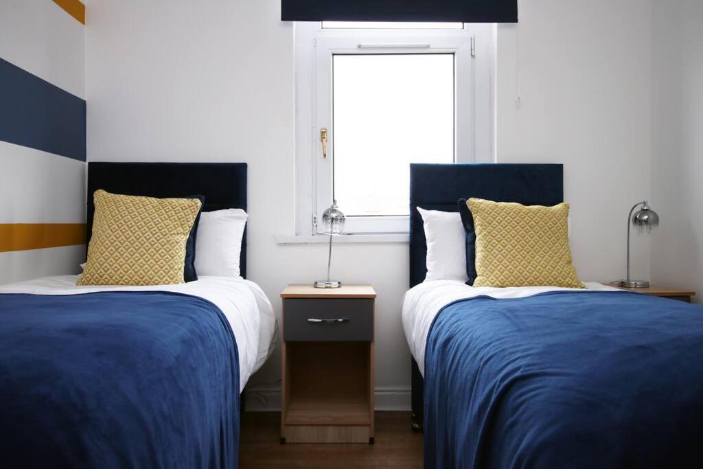Villa Holiday House For 7 Guests, Free Wi-Fi & Self Check-In Explore Newport Exterior foto