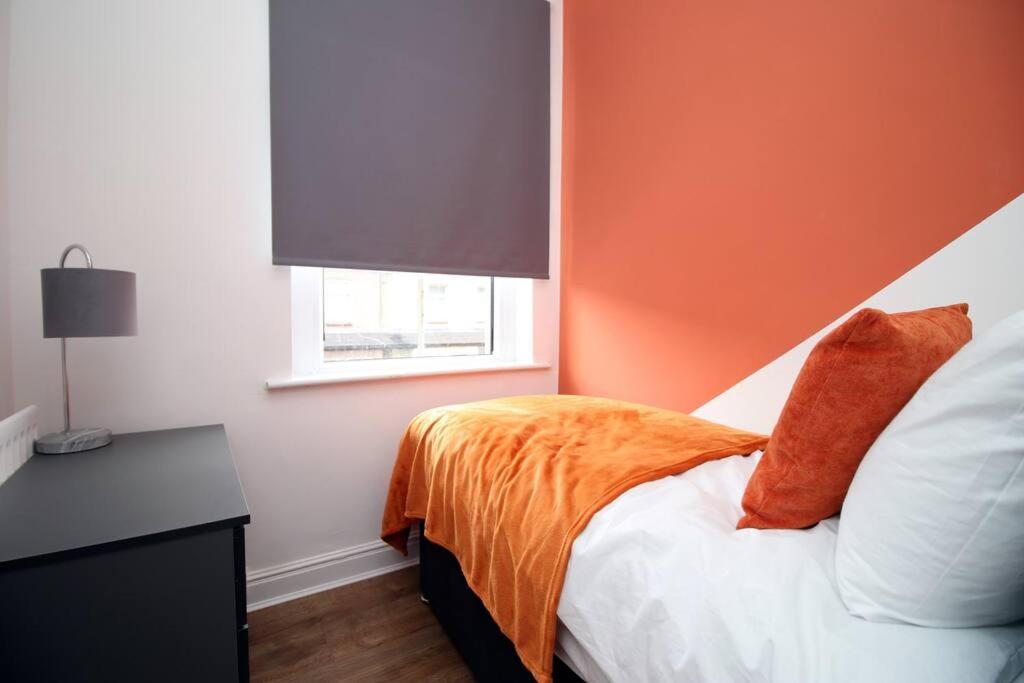 Villa Holiday House For 7 Guests, Free Wi-Fi & Self Check-In Explore Newport Exterior foto